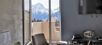 APARTMENT FOR 10 PEOPLE 4 BEDROOMS 4 BATHROOMS AT THE FOOT OF THE SLOPES WITH BALCONIES