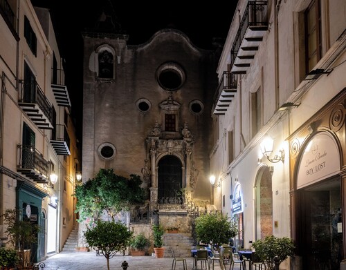BM SUITES CEFALU'