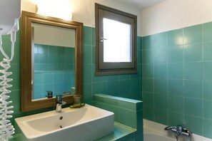 Douche, sèche-cheveux