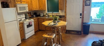 Cozy Cabin feel & picturesque views of Grand Lake!