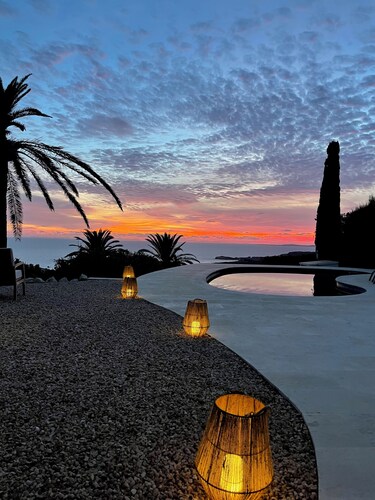 VILLA WITH PANORAMIC VIEWS