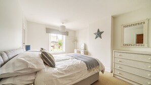 Unclassified image, 3 of 31, button - Sunnydene - sleeps 6 guests  in 3 bedrooms (Brancaster Staithe)