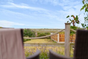 Property grounds - Sunnydene - sleeps 6 guests  in 3 bedrooms (Brancaster Staithe)