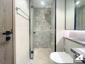 Apartment (2 Bedrooms) | Interior - Modern 2BR Haven in Golf Gate Pool & Gym Access (Dubai)