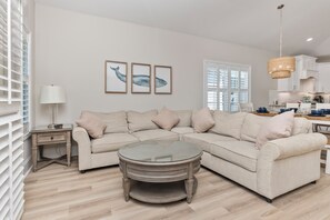 Living area - Coastal Comfort ~ your own Heated Pool ~ Golf Cart (North Myrtle Beach)