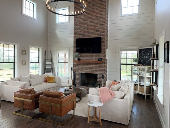 Televisor i llar de foc