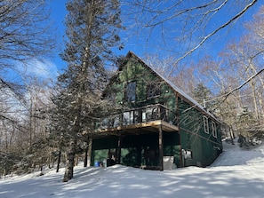 Exterior - The Burrow- Near Pico, Hiking, Spacious! (Mendon)