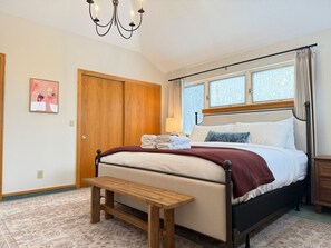 2 habitaciones, tabla de planchar con plancha, wifi y ropa de cama 