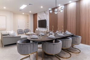 Dining - Windsor Cay 5BR Villa w/ Pool & Game Room (Clermont)