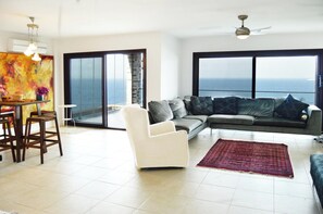 Living area - BODRUM YALIKAVAK'DA HAVUZLU GÜNLÜK KİRALIK VİLLA (Muğla)