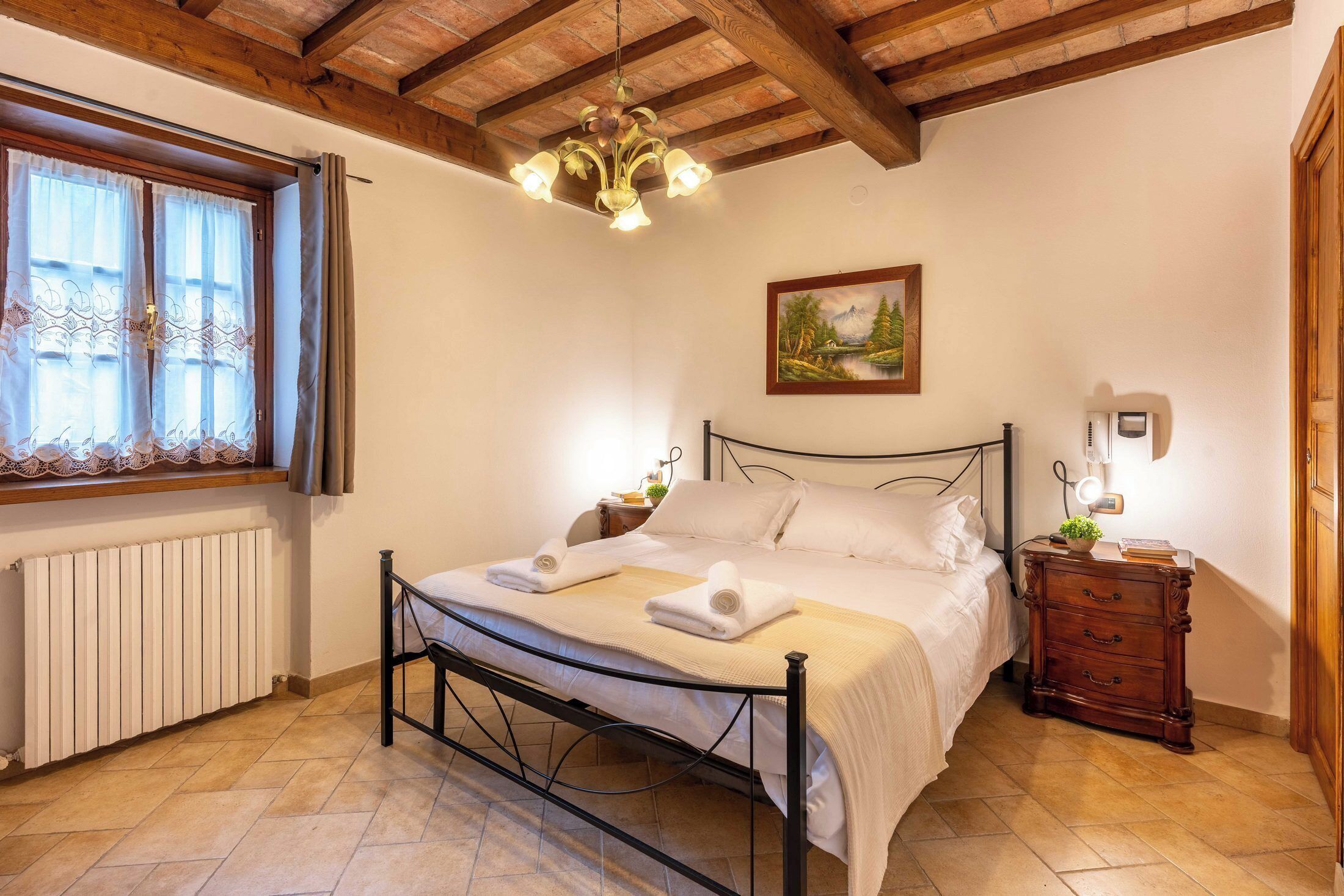 3 soverom, strykejern/-brett, wi-fi (inkludert) og sengetøy