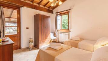 3 Schlafzimmer, BĂŒgeleisen/BĂŒgelbrett, kostenloses WLAN, BettwĂ€sche