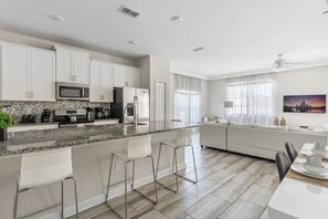 Fridge, microwave, oven, stovetop - 5BR/4BA Villa Sleeps 12 Private Pool & Spa (Kissimmee)