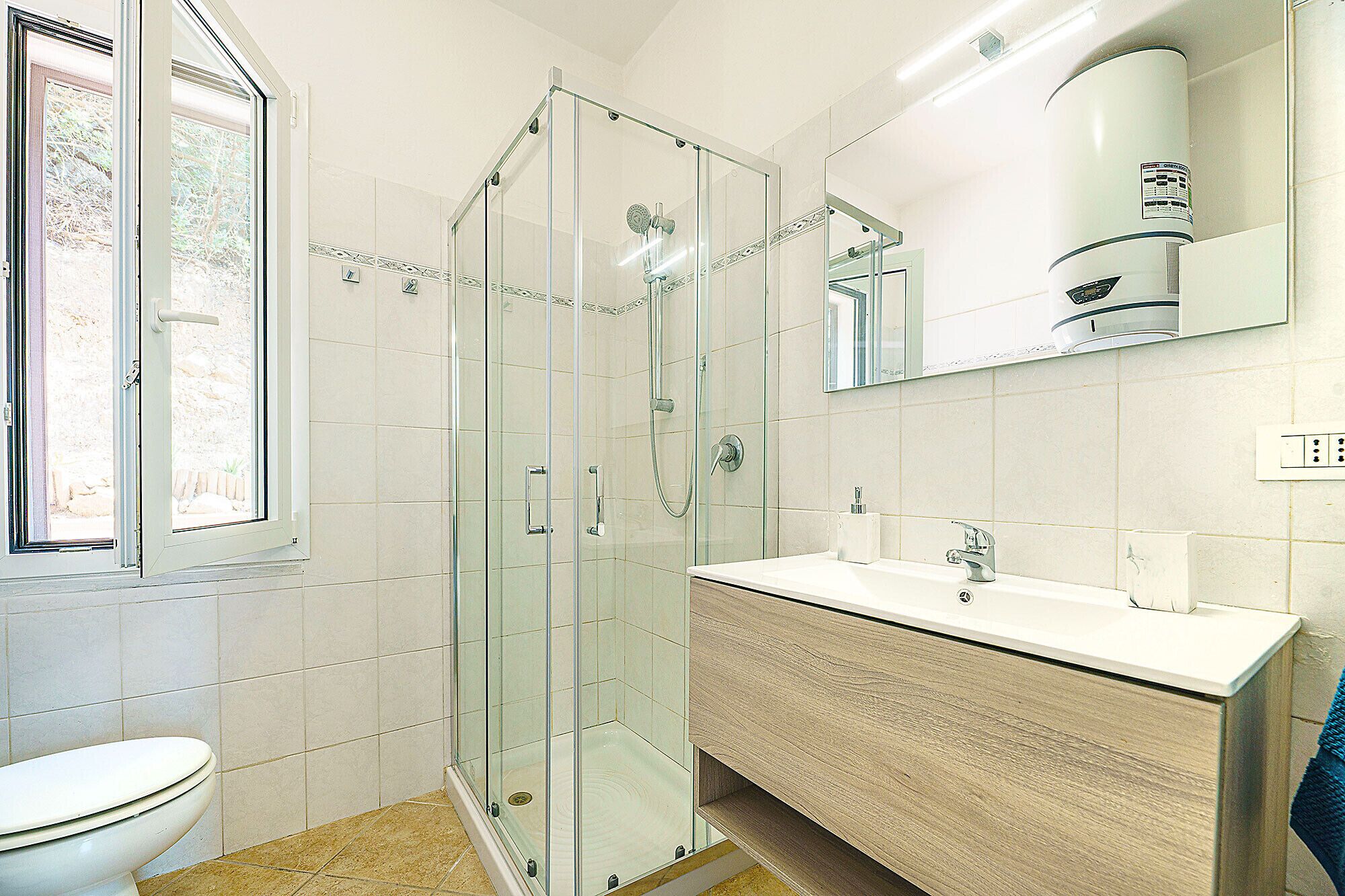 Dusche, Haartrockner, Bidet