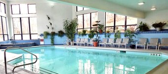 Slopeside Haven- hiking, Gym, Pool
