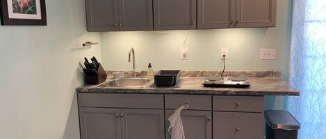 Micro-ondes, four, plaque de cuisson