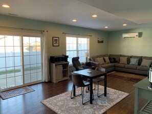 Televisie en een open haard