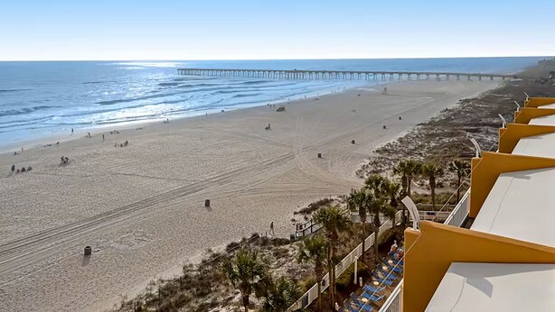 On the beach - 🏖️Beachfront | Gulf Views | Incredible Interior | 3BR Sterling Reef 301🏖️ (Panama City Beach)