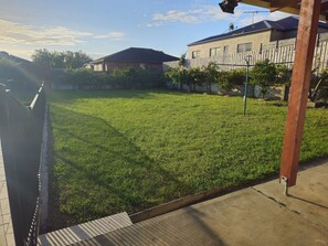 Property grounds - Serene 4-bedroom house in charming Rosebud (Rosebud)