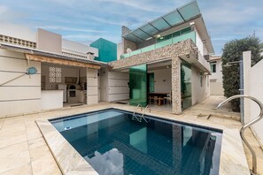 Chalet | Pool | Indoor pool - Casa 4 Suites-Com Piscina-137M (Barra de São Miguel)
