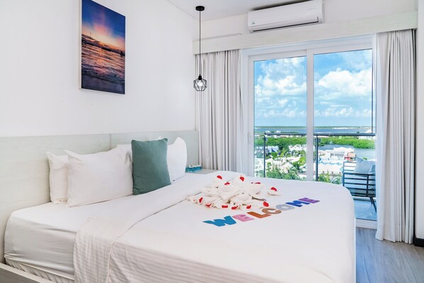 Desk, free WiFi, bed sheets