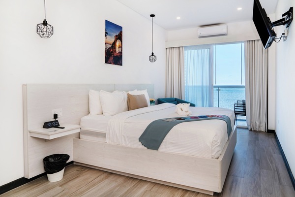 Oceanview King Bedroom