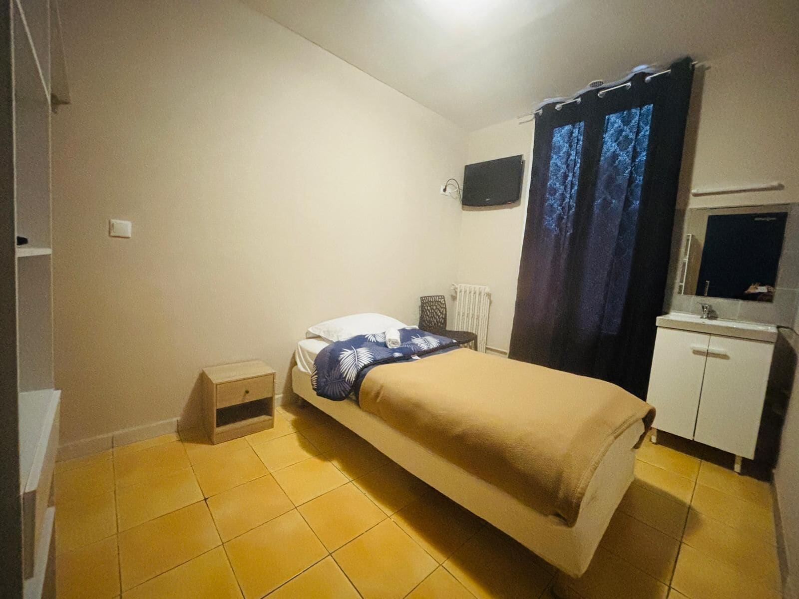 Quarto solteiro clássico | Wi-Fi de cortesia