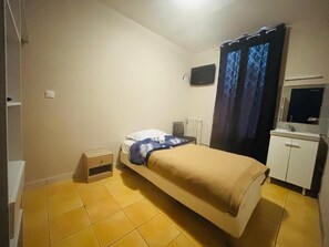 Classic Single Room | Free WiFi - Le Grand Café (Châtillon)