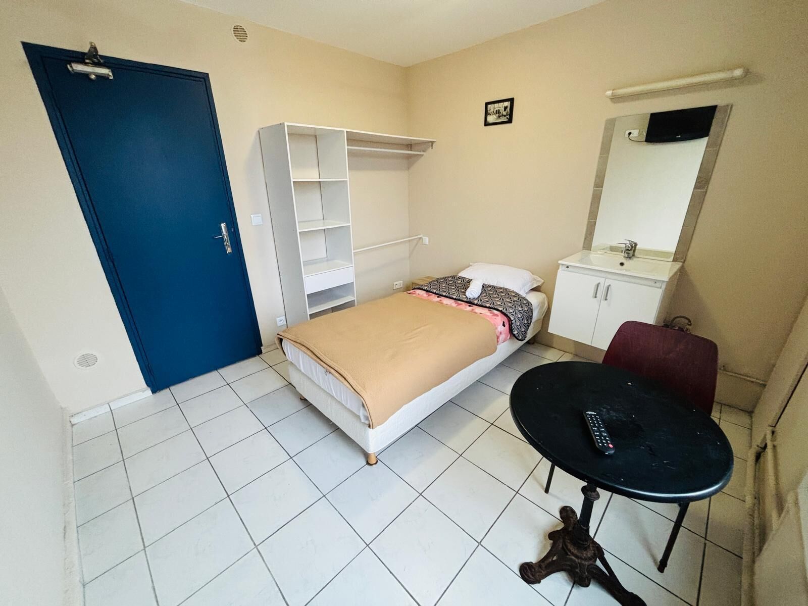 Wifi gratis y ropa de cama