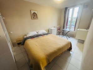 Wi-Fi de cortesia, roupa de cama