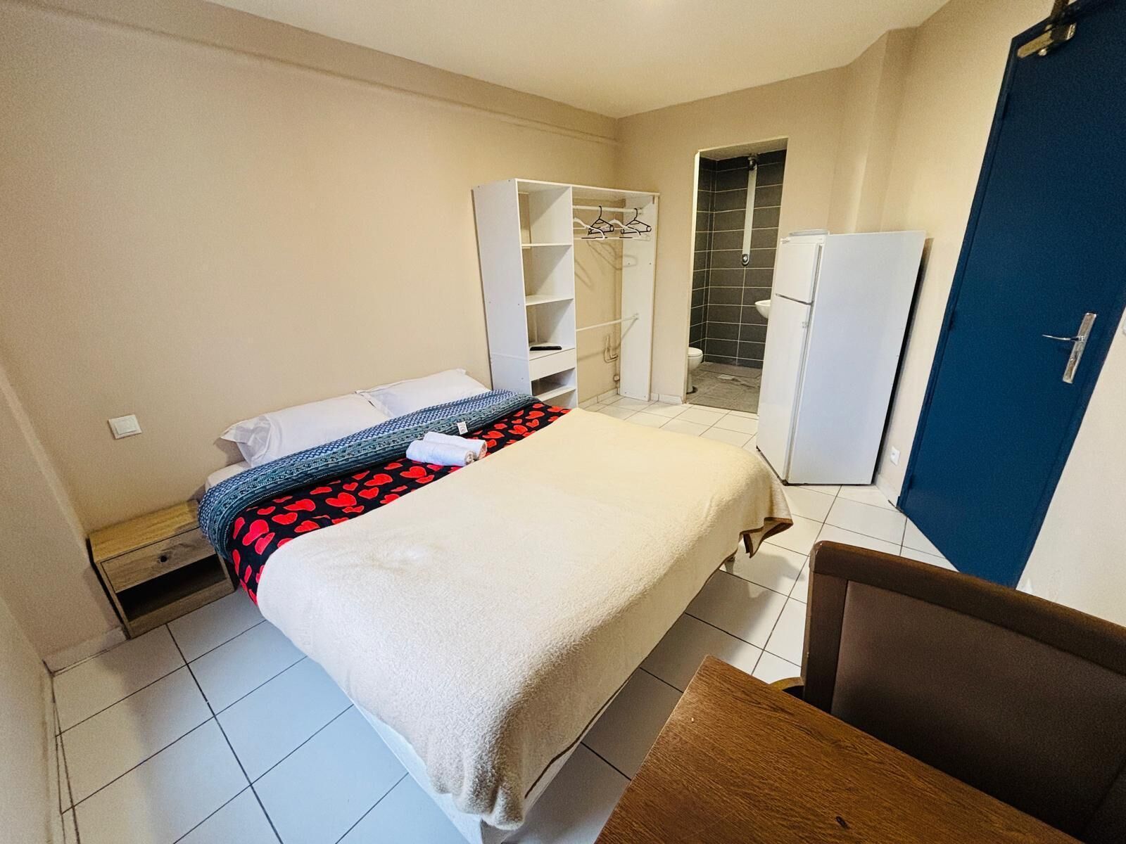 Wifi gratis y ropa de cama 