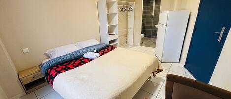 Wifi gratis y ropa de cama