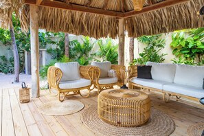 Terrace/patio - Little Bali Curaçao: Exotic Caribbean Oasis (Grote Berg)
