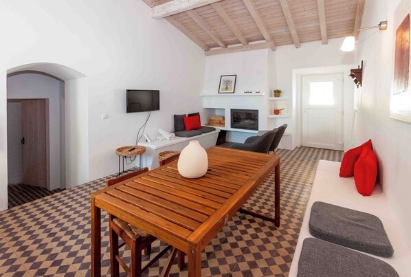 Family Cottage, 2 Bedrooms, Kitchenette, Garden View | Living area - Monte das Oliveiras  (Distrito de Évora)