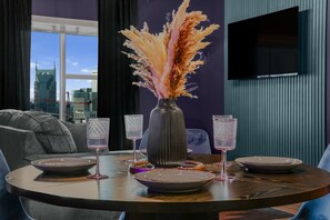 Dining - The Midnight Rodeo: Downtown Nashville luxe stay walkable to Broadway (Nashville)
