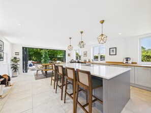 Interior - Luxurious Hideaway- Cadmore End- Chiltern Hills - Pass the Keys (Stokenchurch)