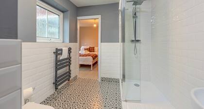 Charming Cottage in the Heart of Newport - Pass the Keys