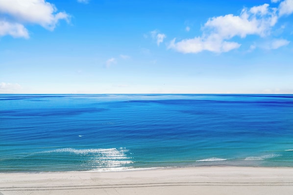 On the beach - Refined Summer Retreat at PP A-914 (Panama City Beach)