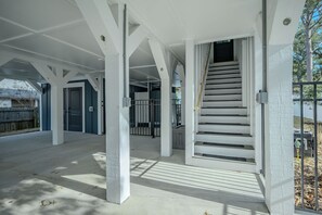 Property grounds - Villa Azul: Upscale Home with Pool, Elevator (Oak Island)