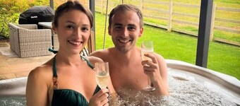 The Fuller's Shed All Weather Couples Rural Retreat with Private Hot tub