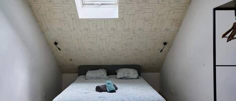 1 camera, Wi-Fi, lenzuola