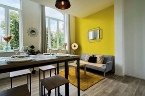 Dining - En déplacement 7, Wifi gratuit (Tourcoing)