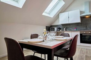 Dining - En déplacement 9, Dernier étage, wifi gratuit (Tourcoing)