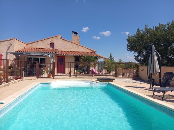 Pool - T3 gîte at the gateway to the Parc du Verdon (vinon sur verdon)