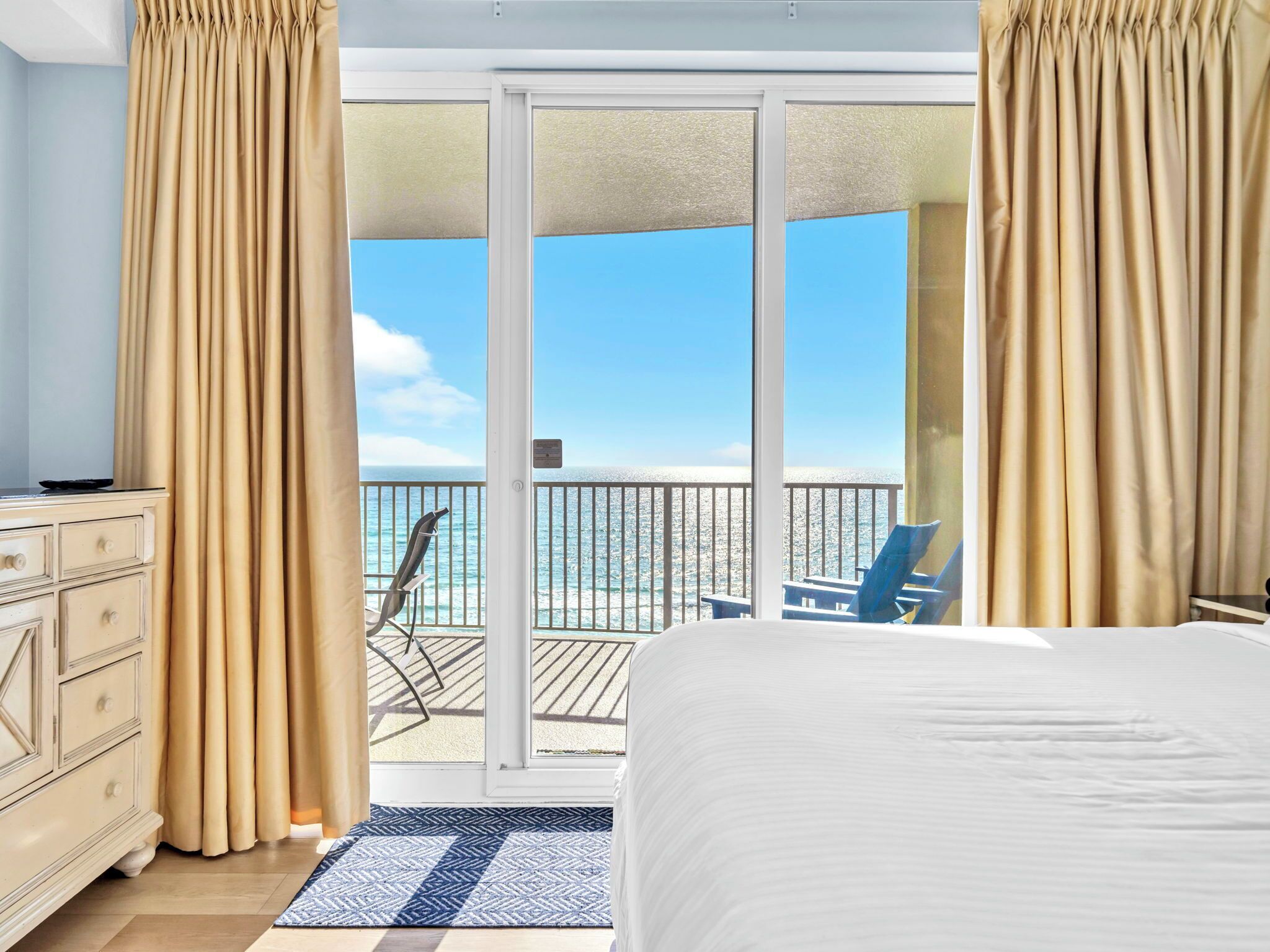 Strykjärn/strykbräda, gratis wi-fi och sängkläder