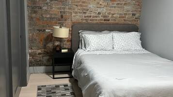 Strykjärn/strykbräda, internet och sängkläder