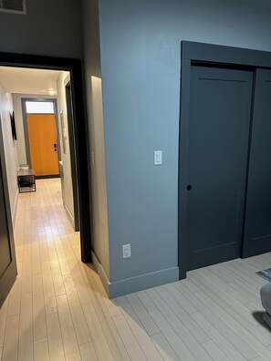 Interior - Cozy 1-bedroom apartment in brilliant Cincinnati with AC (Cincinnati)