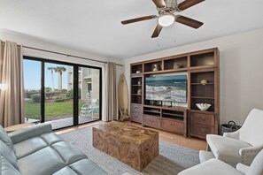Living area - 🏖️Oceanfront | 1st Floor | Steps to Pool and Beach | Castle Reef 113🏖️ (New Smyrna Beach)