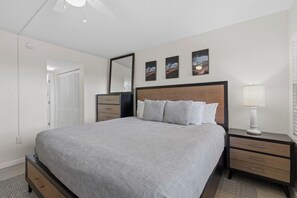 2 bedrooms, free WiFi, bed sheets - 🏖️Oceanfront | 1st Floor | Steps to Pool and Beach | Castle Reef 113🏖️ (New Smyrna Beach)