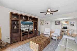 Living area - 🏖️Oceanfront | 1st Floor | Steps to Pool and Beach | Castle Reef 113🏖️ (New Smyrna Beach)